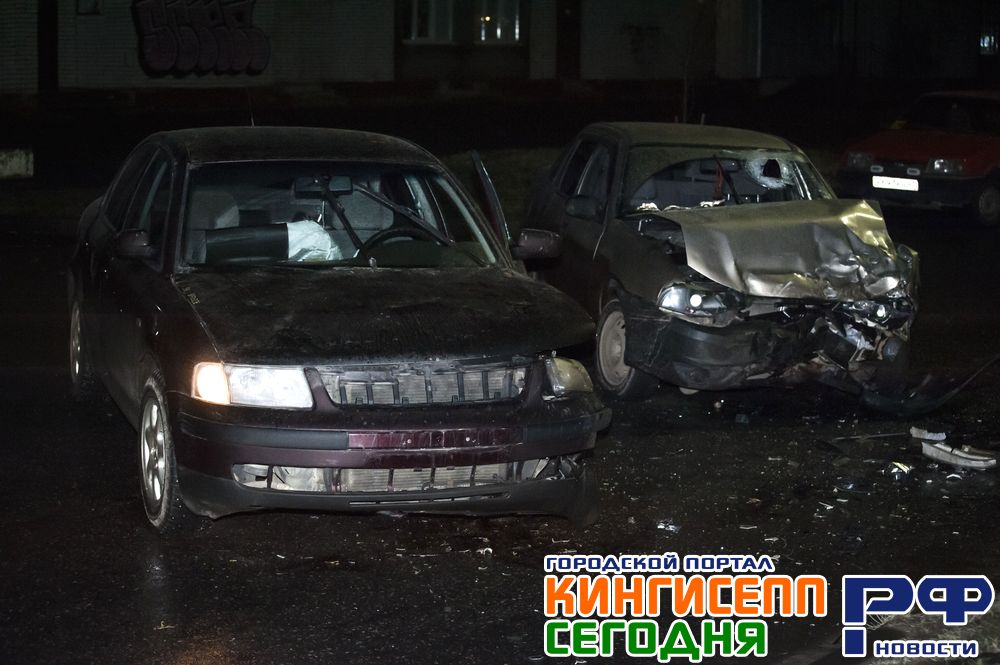 Таран при движении по главной. Пасмурное ДТП в Кингисеппе. Фоторепортаж