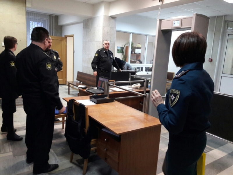 Сотрудники МЧС провели инструктаж по пожарной безопасности для ФССП Сотрудники МЧС провели инструктаж по пожарной безопасности для ФССП